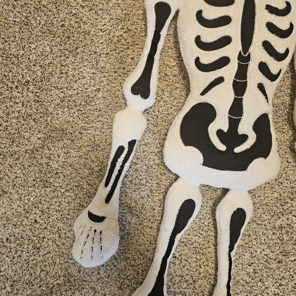 Skeleton Fleece Plush 40